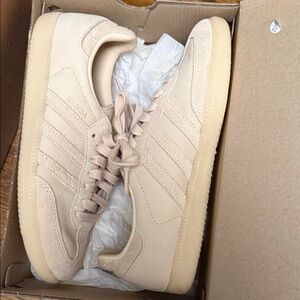 Adidas Samba OG women’s sneakers